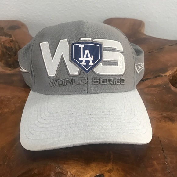 SOLD New Era World Series LA Cap - Picture 2 of 6